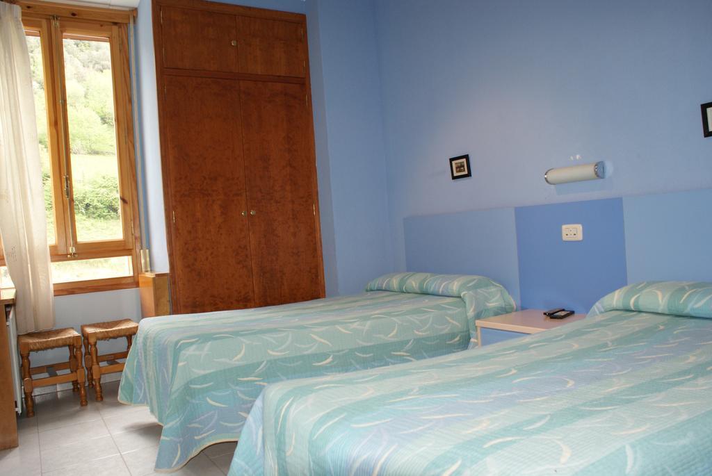 Hostal Los Valles Bielsa Exterior foto