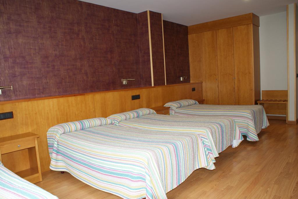 Hostal Los Valles Bielsa Exterior foto