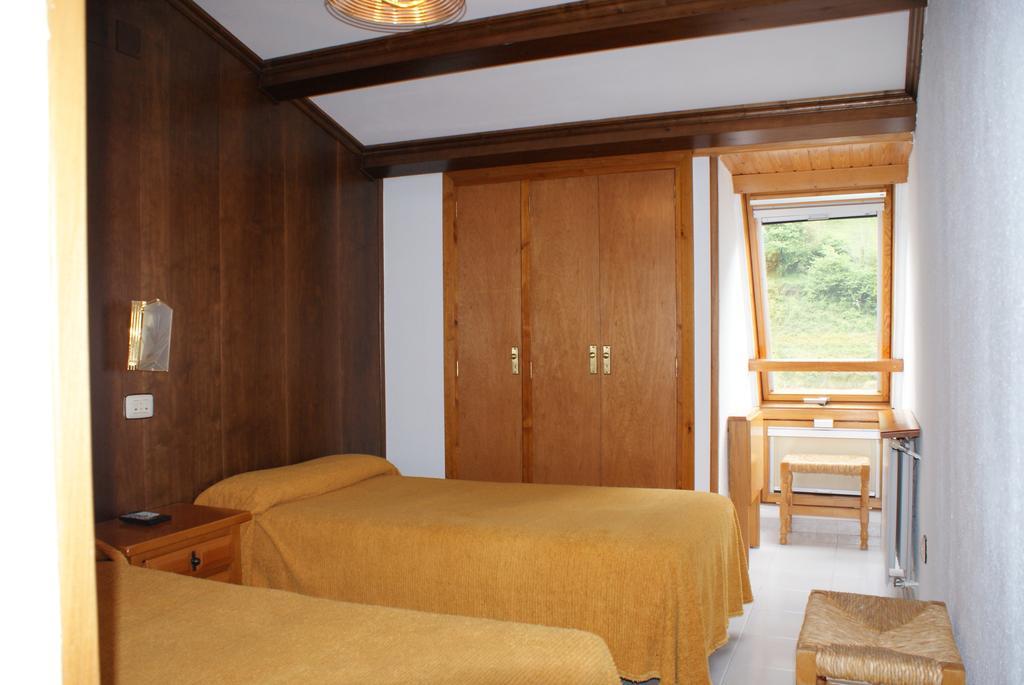 Hostal Los Valles Bielsa Exterior foto
